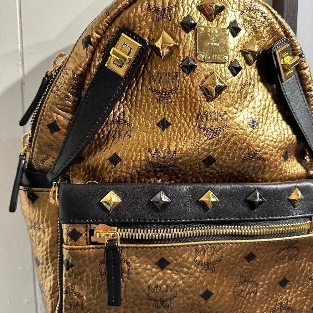 AUTHENTIC MCM LIMTED EDITION GOLD BROZE Studded Backpack - Picture 2 of 8